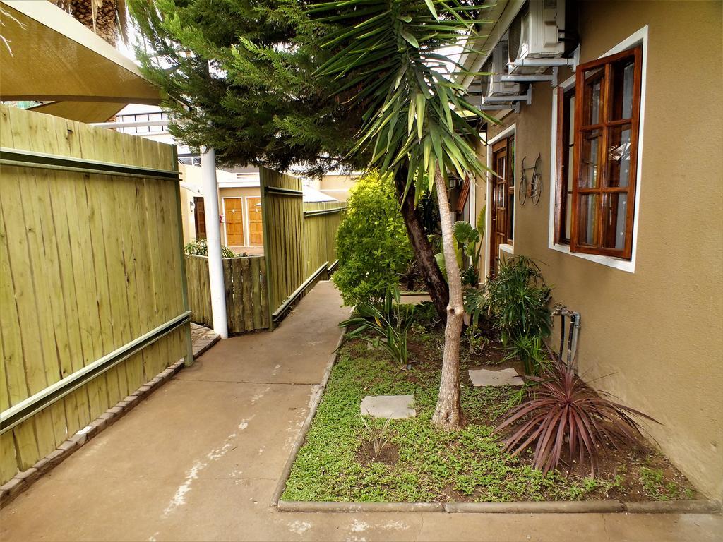 Uzuri Guesthouse Cc Windhoek Exteriör bild