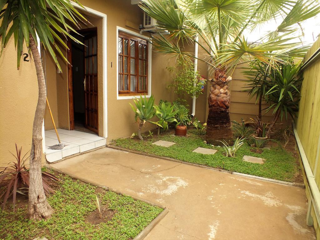 Uzuri Guesthouse Cc Windhoek Exteriör bild