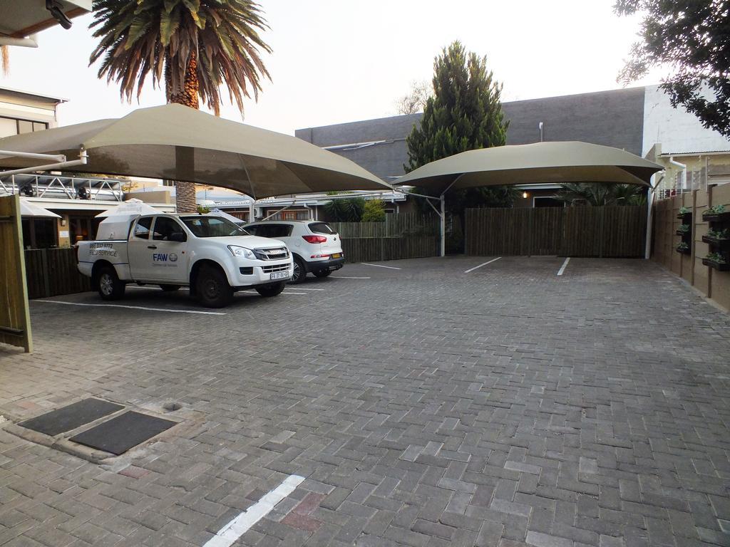 Uzuri Guesthouse Cc Windhoek Exteriör bild